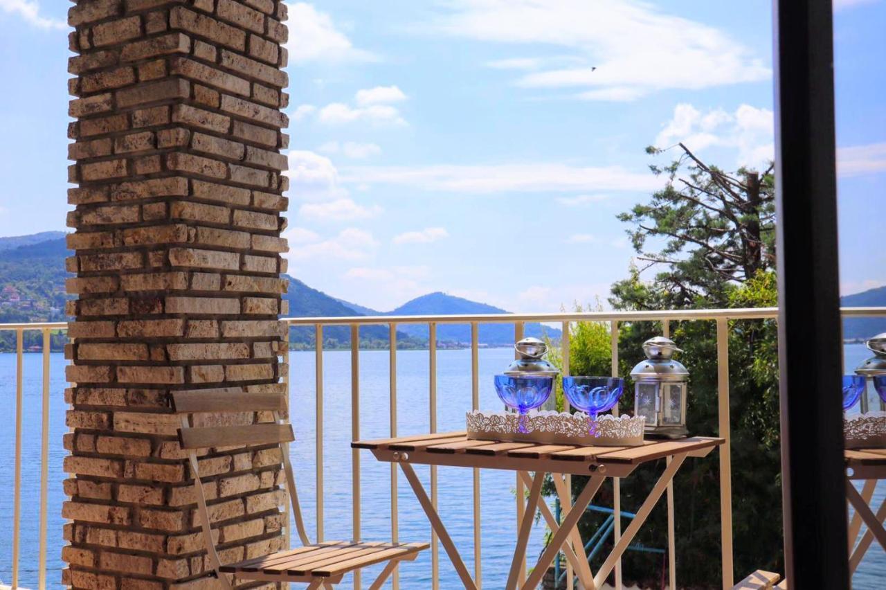 La Finestra "Sul Lago" Predore Bagian luar foto