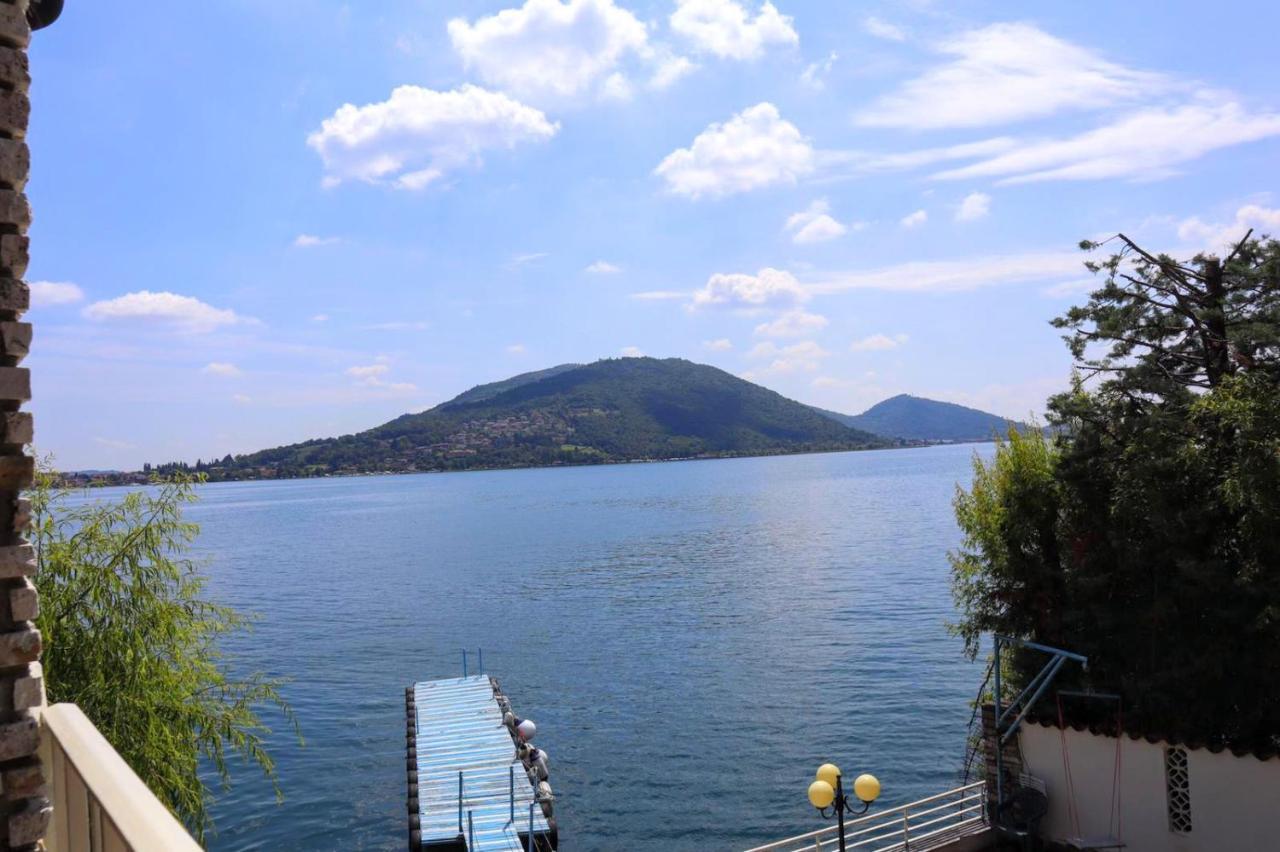 La Finestra "Sul Lago" Predore Bagian luar foto